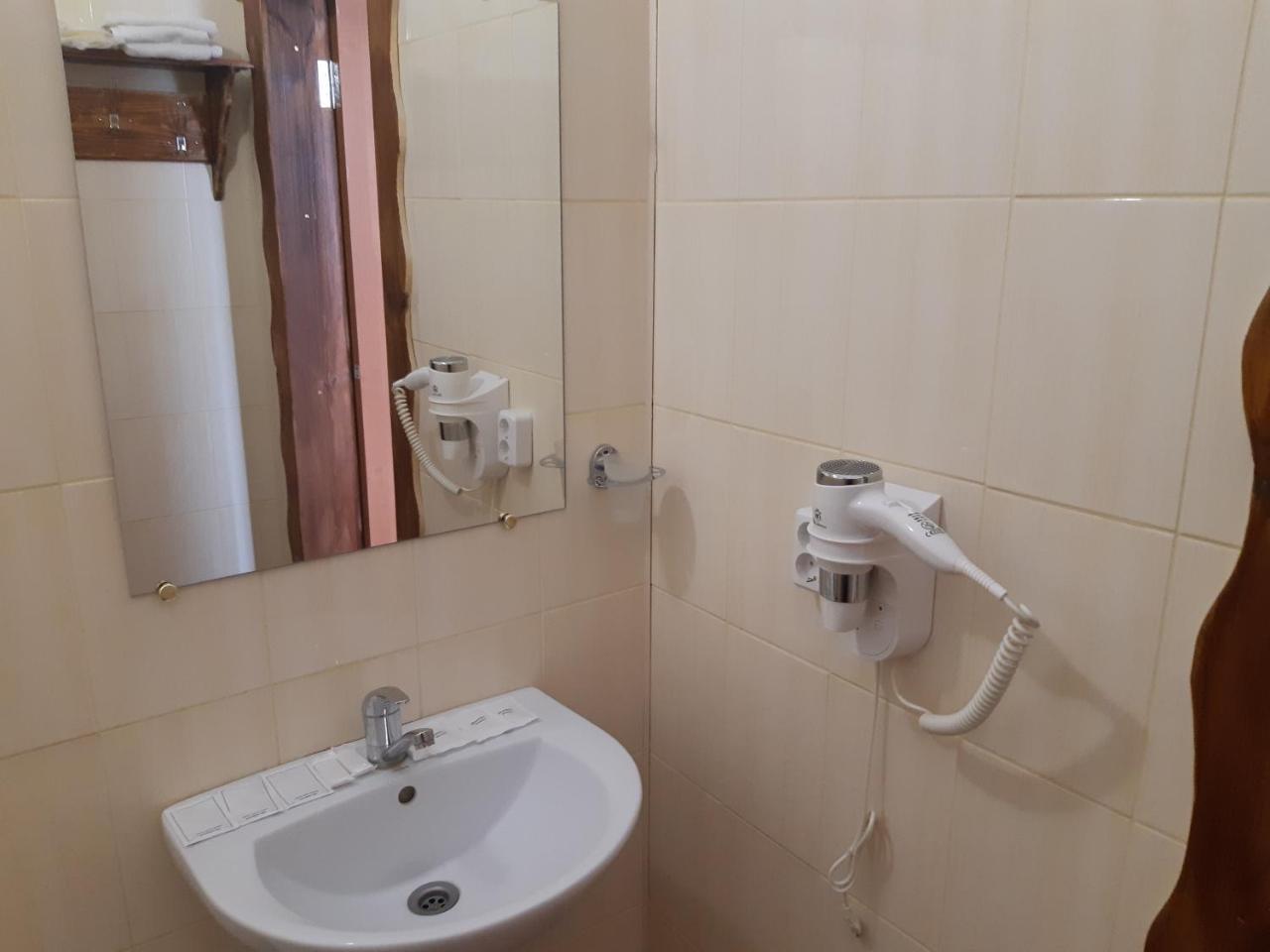 Hotel Комплекс Відпочинку "Колиба" Korosten Esterno foto