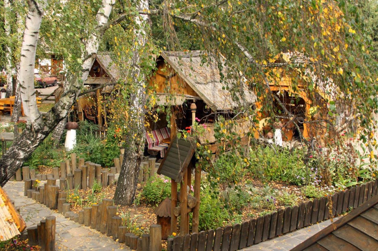 Hotel Комплекс Відпочинку "Колиба" Korosten Esterno foto