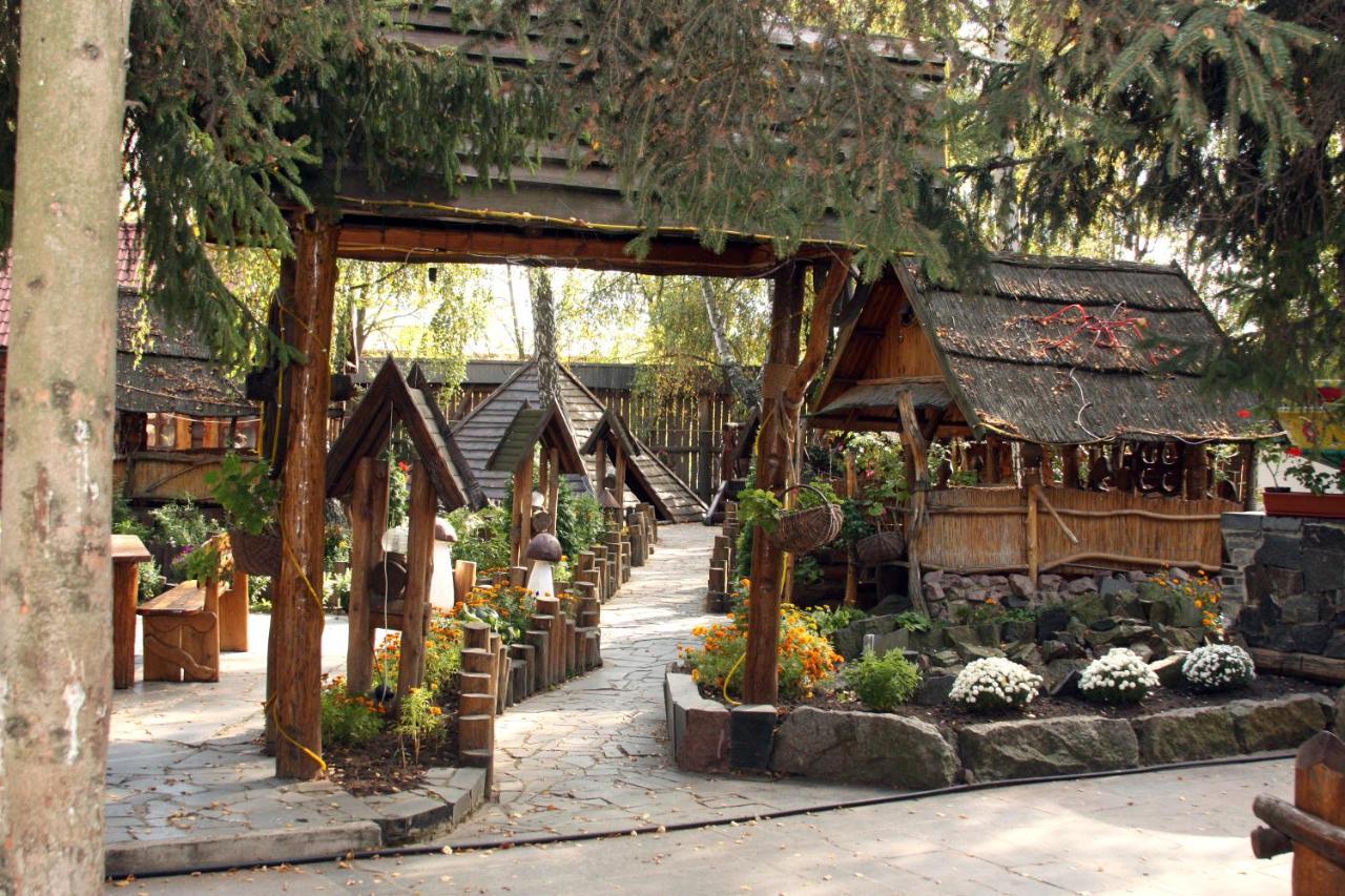 Hotel Комплекс Відпочинку "Колиба" Korosten Esterno foto