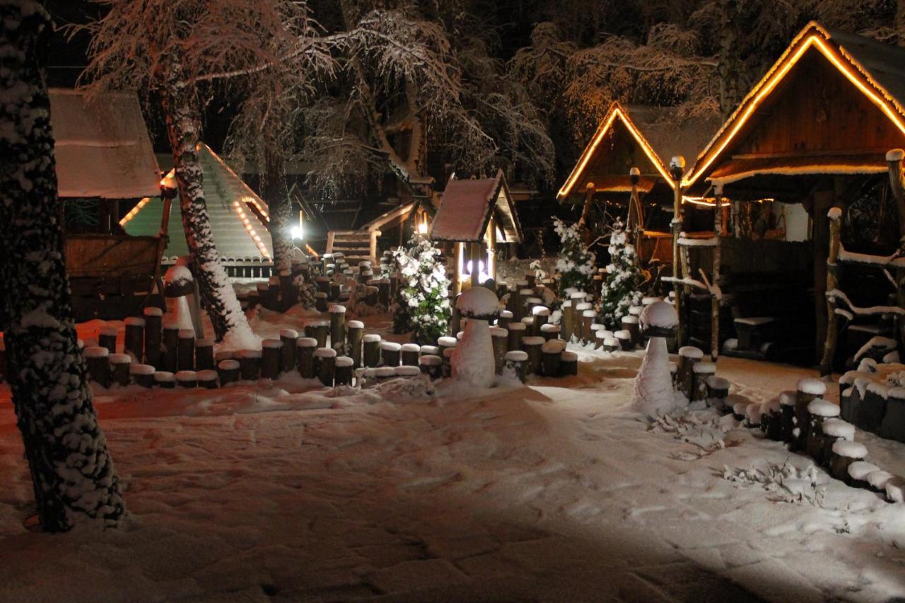 Hotel Комплекс Відпочинку "Колиба" Korosten Esterno foto
